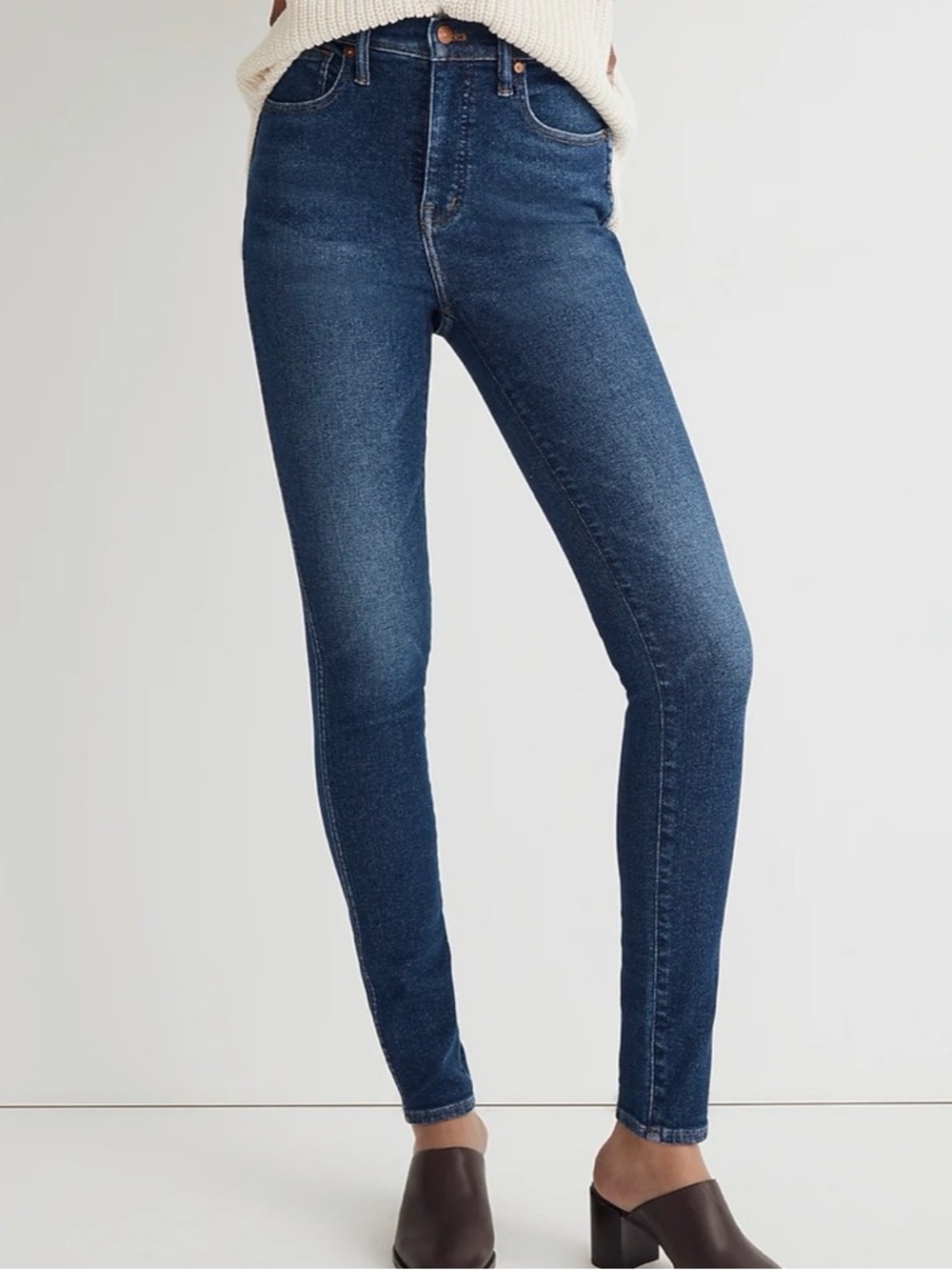 High-Rise Skinny Jeans in Dark wash